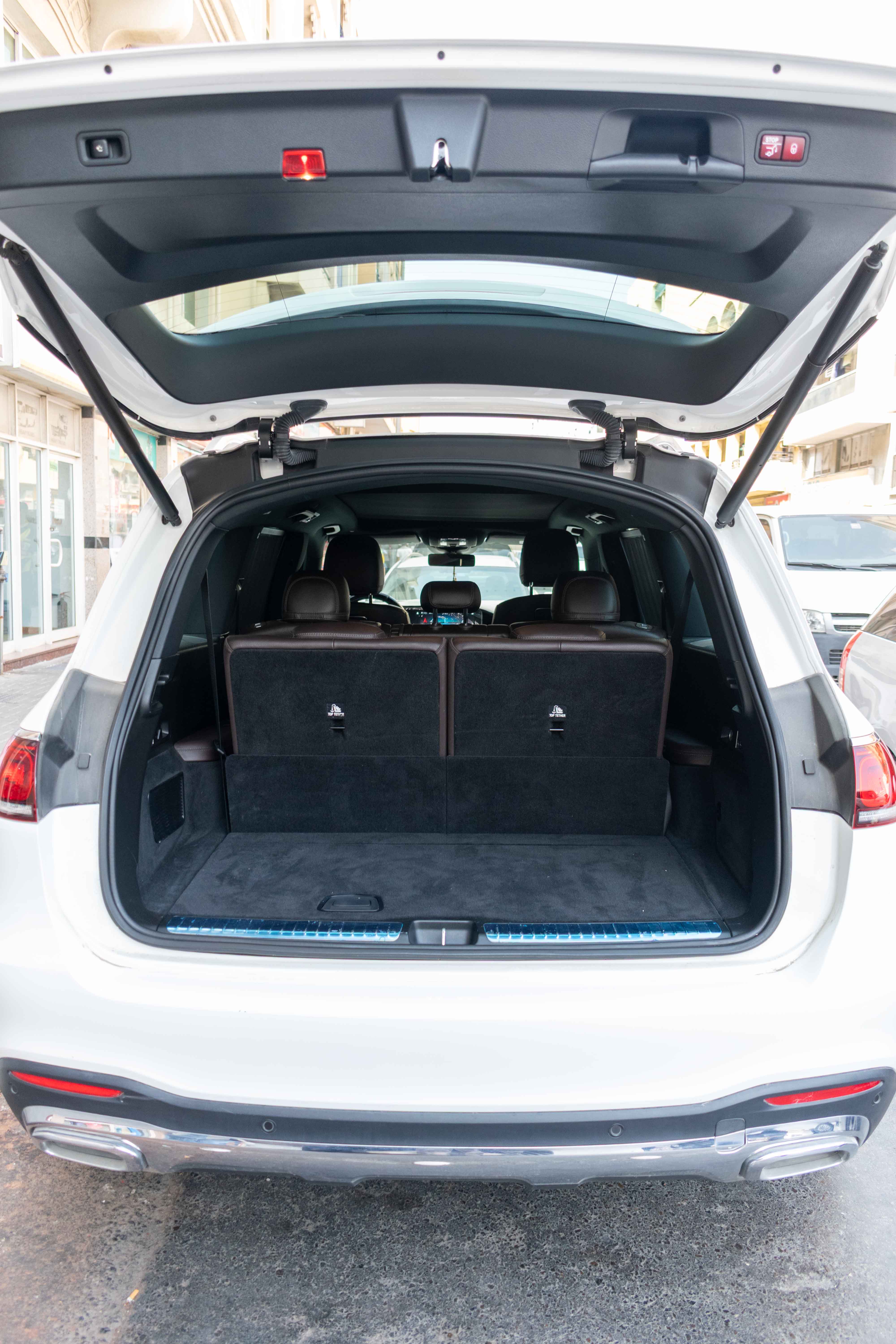 White Mercedes Benz GLS 450 4MATIC 2021